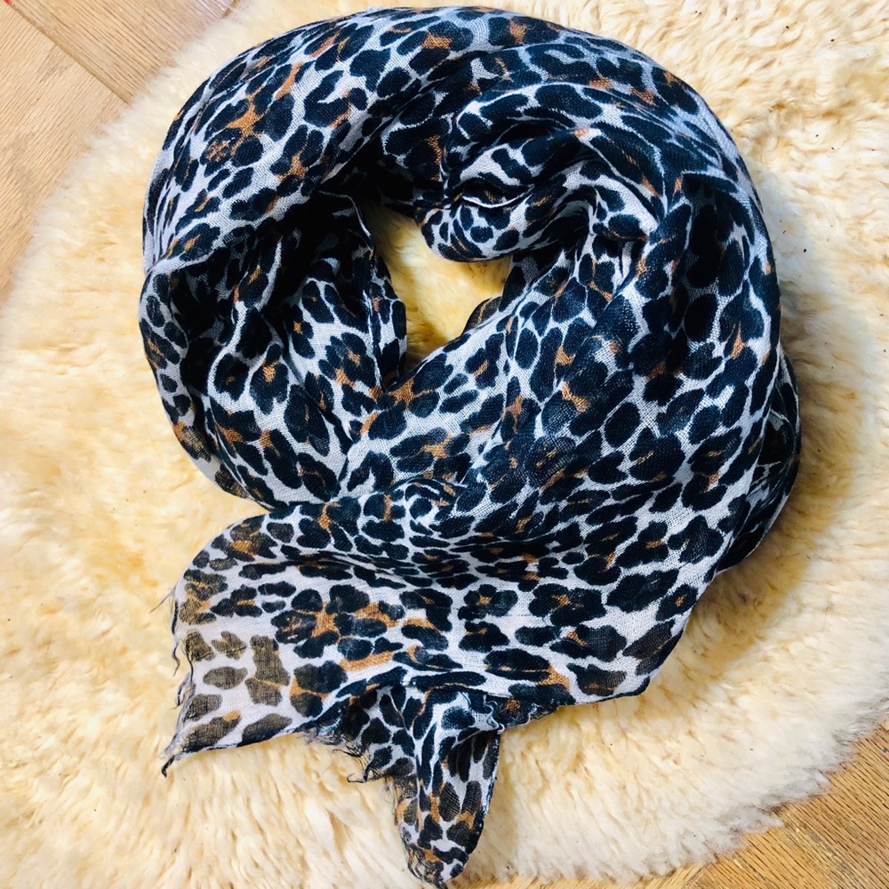 Thin Leopard Print Fashion Scarf